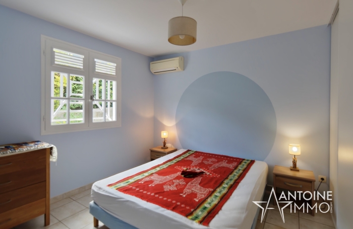 EXCLUSIVITE - VILLA AVEC APPARTEMENT - PLAGE A PIED - 680 000 &euro;