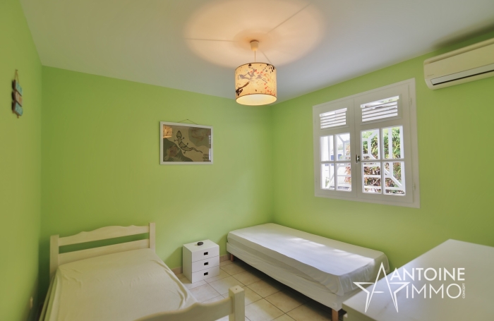 EXCLUSIVITE - VILLA AVEC APPARTEMENT - PLAGE A PIED - 680 000 &euro;