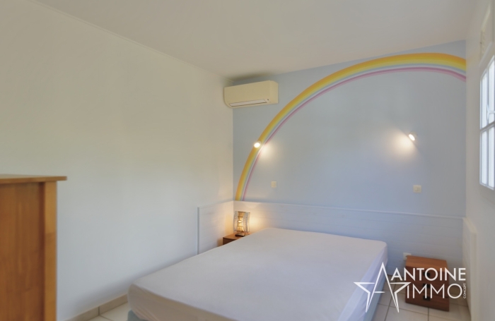 EXCLUSIVITE - VILLA AVEC APPARTEMENT - PLAGE A PIED - 680 000 &euro;