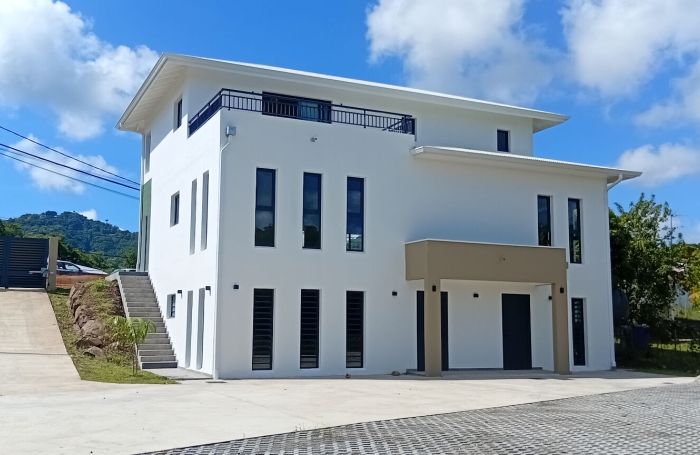 Location Local commercial 119m&sup2; Le Robert