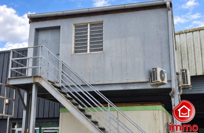 Location Local commercial 29m&sup2; 1 pièce Rivi&egrave;re Sal&eacute;e