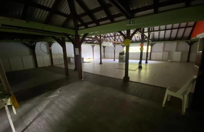 Vente Local commercial 300m&sup2; 2 pièces Le Robert
