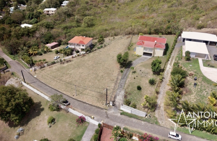Exclusivit&eacute; - Terrain constructible 1000 m2
