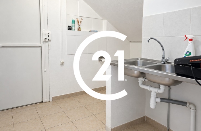 Location Local commercial 34m&sup2; 2 pièces Le Lamentin