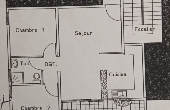 Beau F3 face &agrave; la for&ecirc;t et pr&egrave;s de la mer
