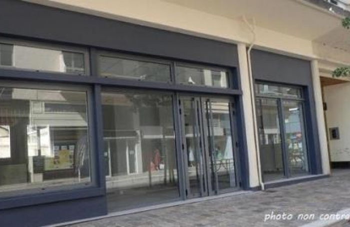 Location Local commercial 97400