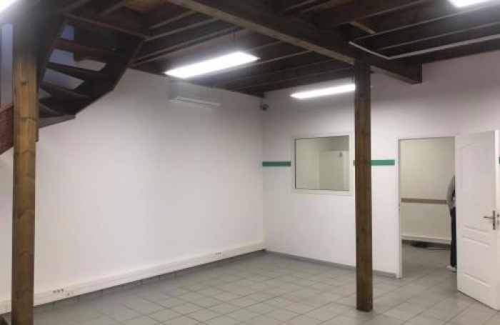 Location Local commercial 320m&sup2; Saint Denis