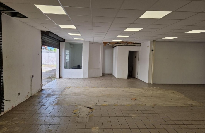 Location Local commercial 240m&sup2; Saint André