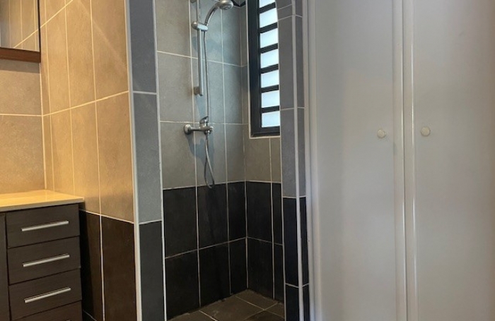 VILLA FAMILIALE ST FRANCOIS LIBRE DE TOUTE OCCUPATION T5/6