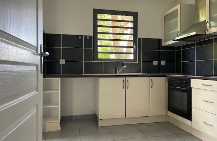 VILLA FAMILIALE ST FRANCOIS LIBRE DE TOUTE OCCUPATION T5/6