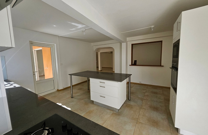 Vente Appartement 144.18m&sup2; 4 pi&egrave;ces Sainte Clotilde