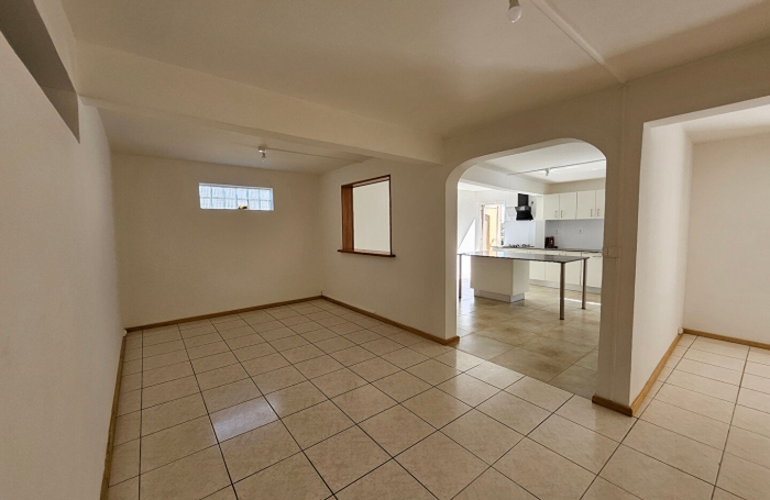 Vente Appartement 144.18m&sup2; 4 pi&egrave;ces Sainte Clotilde