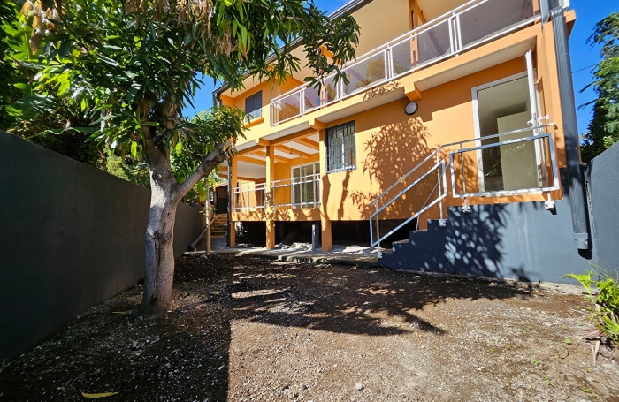 Vente Appartement 144.18m&sup2; 4 pi&egrave;ces Sainte Clotilde