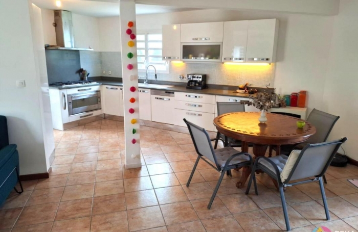 Vente Maison 109m&sup2; 5 pi&#232;ces Sainte Suzanne