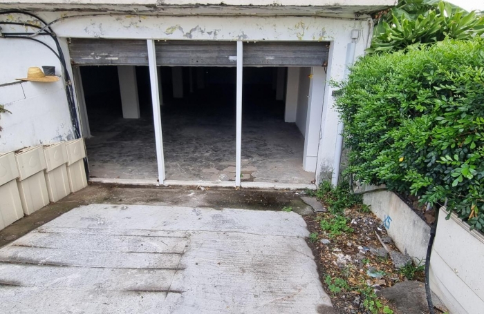 Location Local commercial 260m&sup2; 1 pi&#232;ce Le Tampon