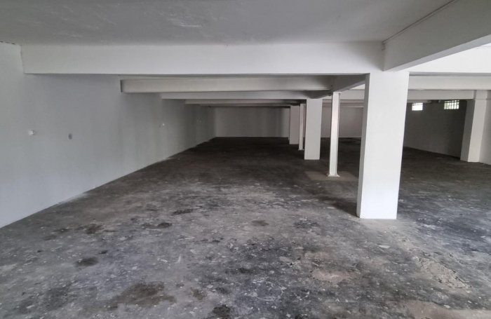 Location Local commercial 260m&sup2; 1 pi&#232;ce Le Tampon