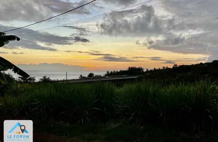 PETITE ILE 97429 - VILLA T4 - BEAUX VOLUMES - QUARTIER CALME - PROCHE COMMODIT&Eacute;S