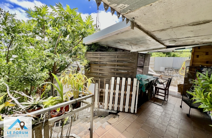 SAINT PIERRE (97410) - CHARMANTE VILLA T6 - À PROXIMITÉ IMMÉDIATE DU CENTRE VILLE