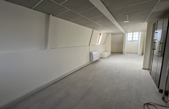 Local professionnel 120 m2 3è étage hyper centre Saint Denis
