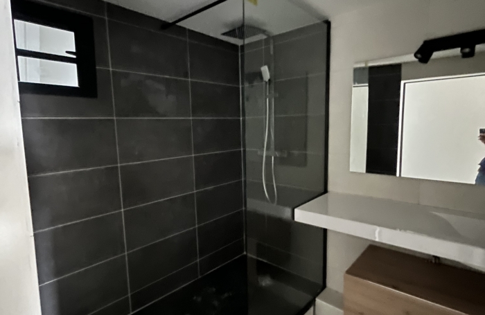 Local professionnel 120 m2 3è étage hyper centre Saint Denis