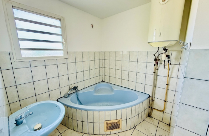 SAINT PIERRE (97410) - VILLA F3 FONCTIONNELLE ET AGREABLE - COMMODITES À PROXIMITÉ