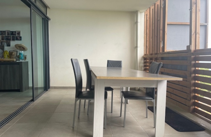 BEAU T3 AVEC VUE MER PITON ST LEU / PORTAIL