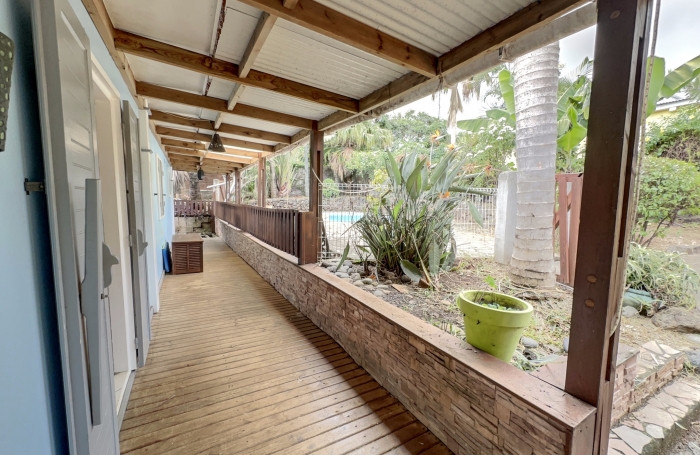 MAISON F6+STUDIO+PISCINE SUR 700m2