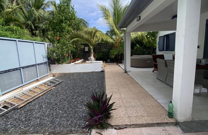 SAINT JOSEPH 97480 - VILLA TYPE F4 - BEAUX VOLUMES - QUARTIER R&Eacute;SIDENTIEL - PROCHE COMMODIT&Eacute;S