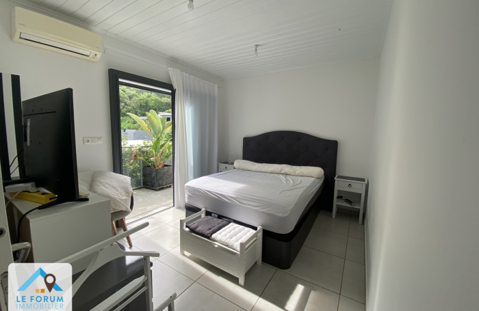 SAINT JOSEPH 97480 - VILLA TYPE F4 - BEAUX VOLUMES - QUARTIER R&Eacute;SIDENTIEL - PROCHE COMMODIT&Eacute;S