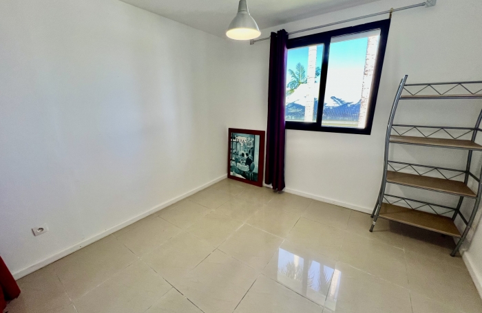 PETITE ILE 97429 - CHARMANTE VILLA FONCTIONNELLE - SECTEUR PRISÉ - VUE DEGAGÉE