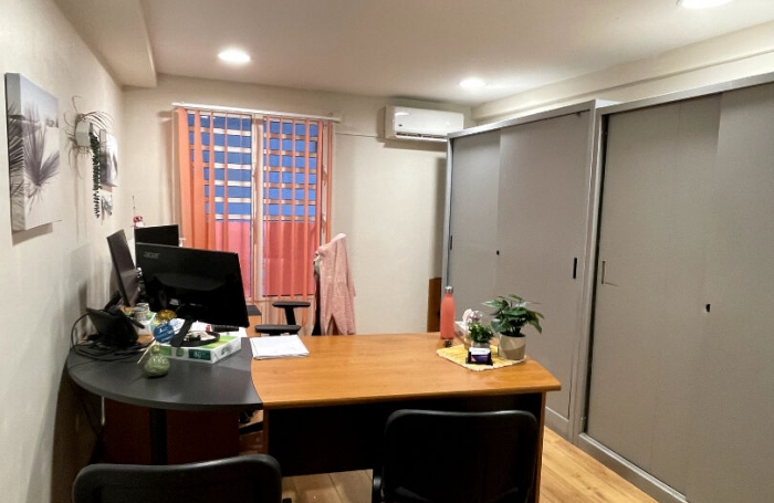 Location Bureaux 86m² 4 pièces Saint-Pierre