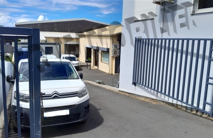 Location Local commercial 280m² Saint-Pierre