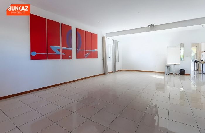 Location Local commercial 70m² 3 pièces Saint-Pierre