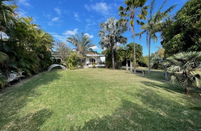 VILLA 187M2 HABITABLE SUR TERRAIN DE 1542M2