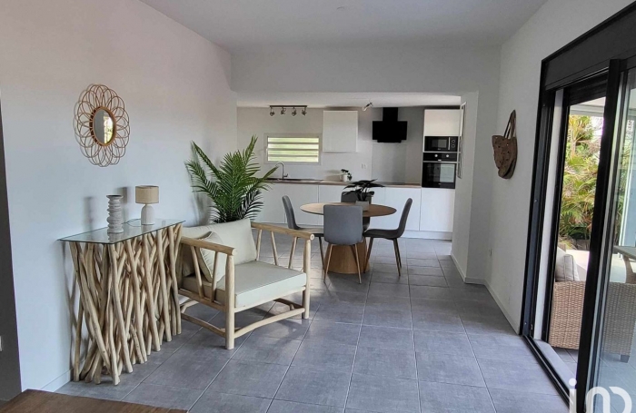 Vente Maison 100m&sup2; 4 pi&#232;ces Saint Gilles les Bains