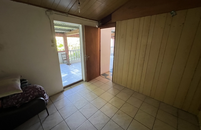 TAMPON 97430 - MAISON DE PLAIN PIED À RAFRAÎCHIR - SECTEUR PRISÉ