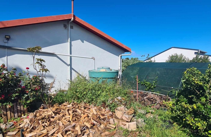 SAINT JOSEPH 97480 - MAISON F3/4 ENTRETENUE ET AGREABLE - MEZZANINE