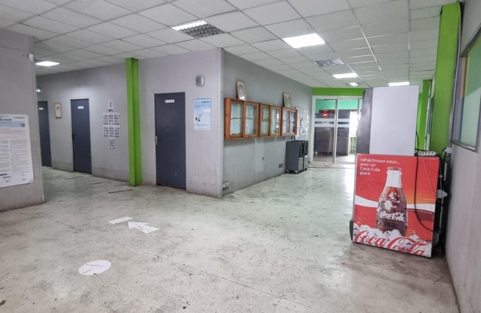 Location Local commercial 1500m&sup2; 1 pi&#232;ce Le Port