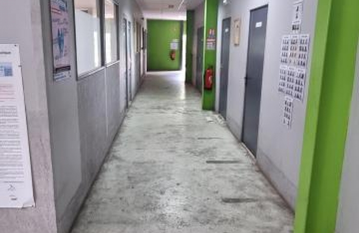 Location Local commercial 1500m&sup2; 1 pi&#232;ce Le Port