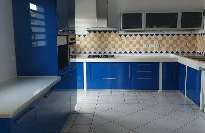 Villa T6 à Saint-Benoit proche GHER