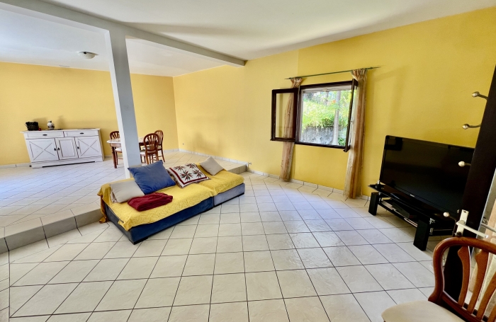 PETITE ILE 97429 - VILLA F3 + SOUS SOL AMÉNAGÉ - CONFORTABLE - SPACIEUSE - QUARTIER CALME