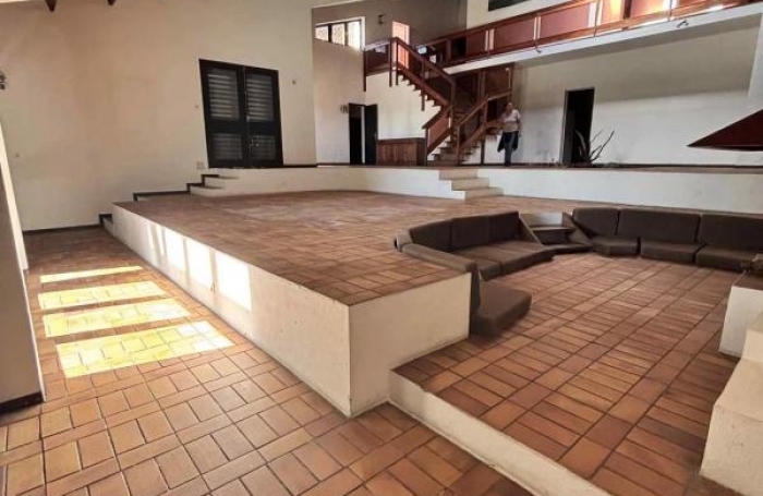 Vente Maison 360m&sup2; 8 pièces Saint Denis