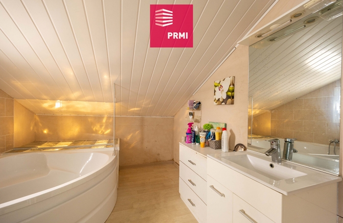 Vente Maison 218m&sup2; 8 pi&egrave;ces Saint Andr&eacute;