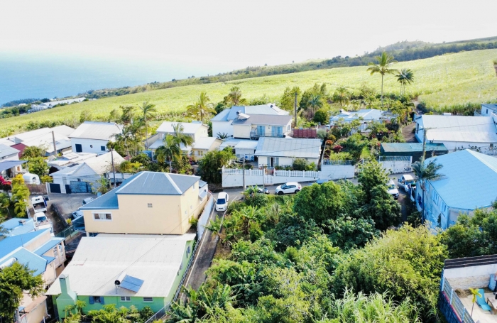 SAINT LEU 97424 - TERRAIN  BIEN PROPORTIONNÉ - SECTEUR RECHERCHÉ