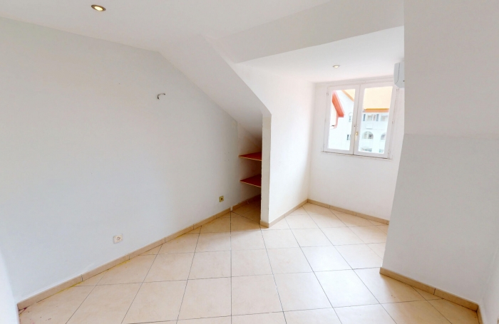 Vente Appartement 98m² 5 pièces Saint Denis