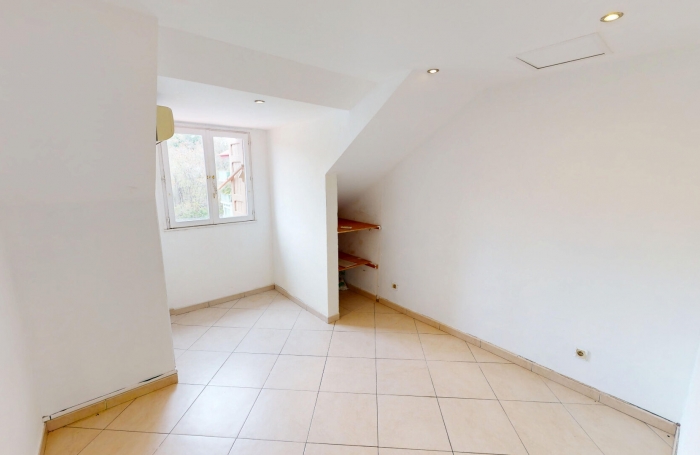 Vente Appartement 98m² 5 pièces Saint Denis