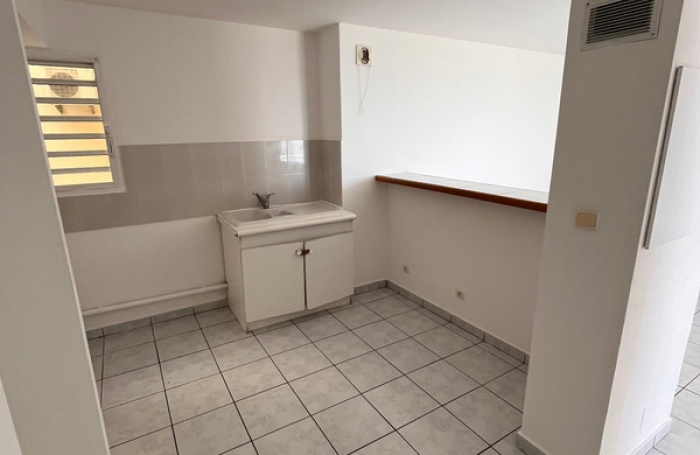 Vente Appartement 90m&sup2; 4 pi&#232;ces Sainte Suzanne