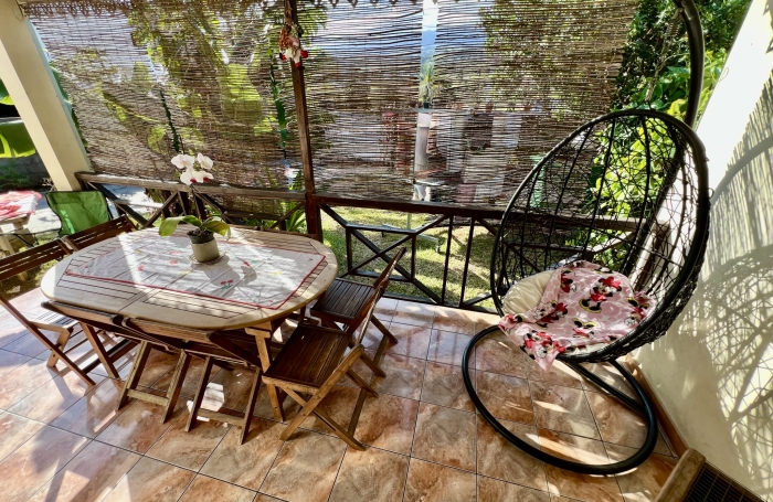 SAINT LOUIS 97450 - ENSEMBLE IMMOBILIER - REVENU LOCATIF - PROCHE COMMODITÉS - QUARTIER RÉSIDENTIEL