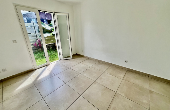 SAINT PHILIPPE 97442 - VILLA F4 DE PLAIN PIED - FONCTIONNELLE - BEAUX VOLUMES - PROCHE CENTRE