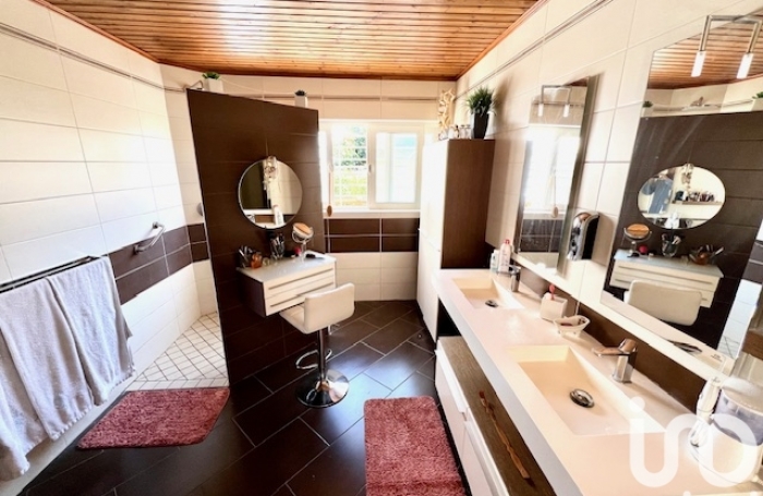 Vente Maison 157m&sup2; 7 pi&#232;ces La Montagne